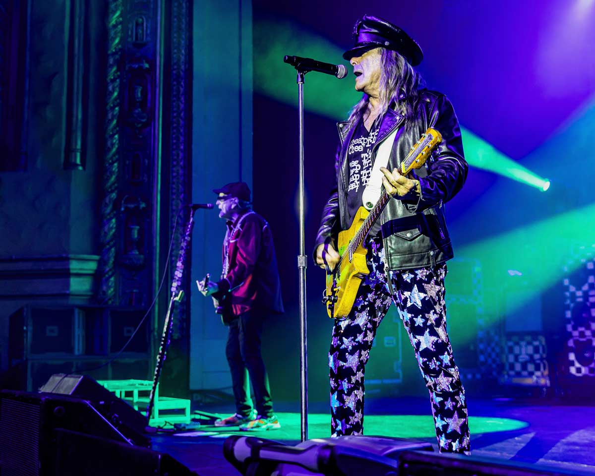 Cheap Trick live in concert
